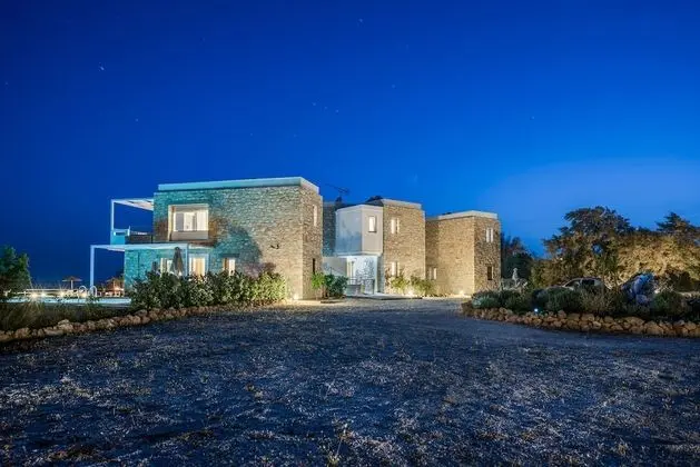 Luxury Villa, 2 Yatak Odası, Kişiye Özel Havuzlu, Plaj Kenarı (Lithos)