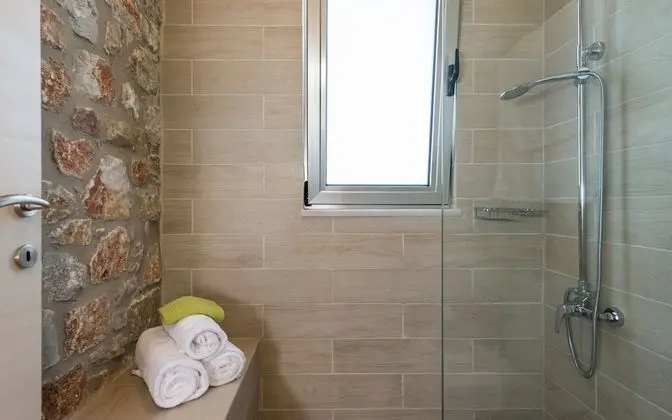 Luxury Villa, 2 Yatak Odası, Kişiye Özel Havuzlu, Plaj Kenarı (Lithos)