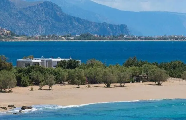 Luxury Villa, 2 Yatak Odası, Kişiye Özel Havuzlu, Plaj Kenarı (Lithos)
