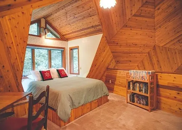 Kulübe, Birden Çok Yatak (Cedar Creek Hideaway)