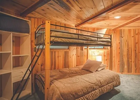 Kulübe, Birden Çok Yatak (Cedar Creek Hideaway)