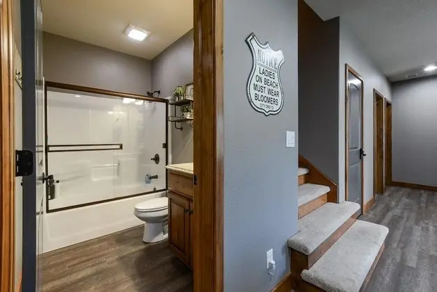 Ev (Cedar Crest Lodge - Resort Amenities )