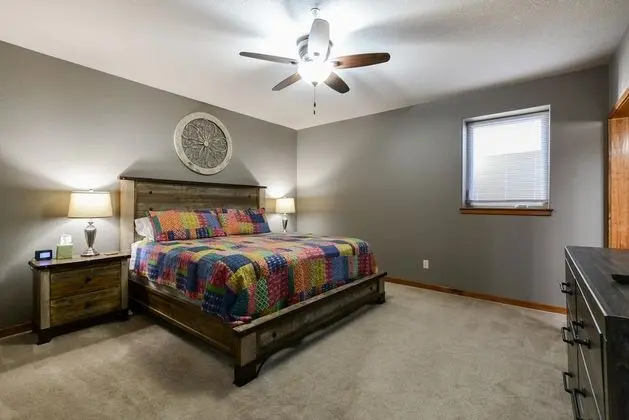 Ev (Cedar Crest Lodge - Resort Amenities )