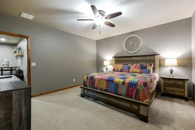 Ev (Cedar Crest Lodge - Resort Amenities )