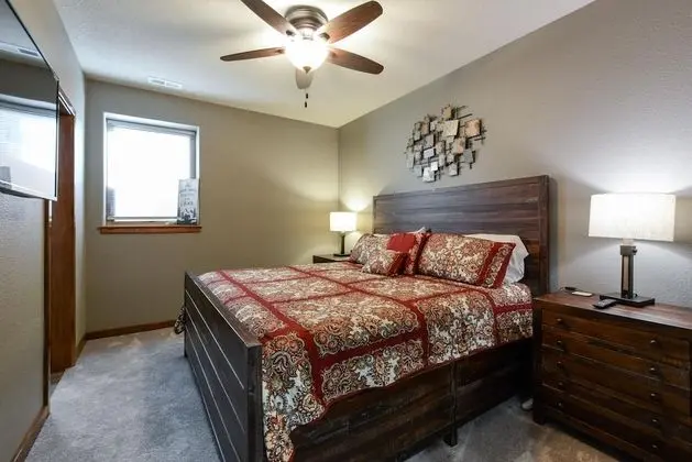 Ev (Cedar Crest Lodge - Resort Amenities )