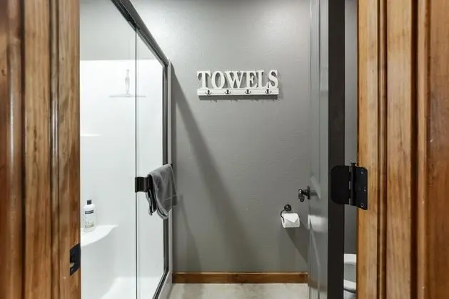 Ev (Cedar Crest Lodge - Resort Amenities )
