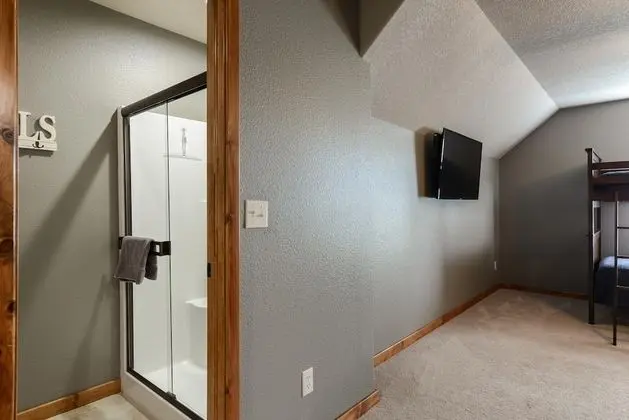 Ev (Cedar Crest Lodge - Resort Amenities )