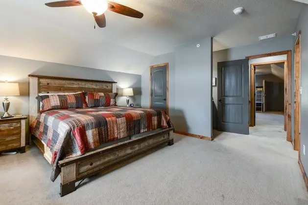 Ev (Cedar Crest Lodge - Resort Amenities )