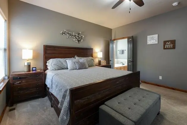 Ev (Cedar Crest Lodge - Resort Amenities )