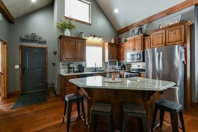 Ev (Cedar Crest Lodge - Resort Amenities )