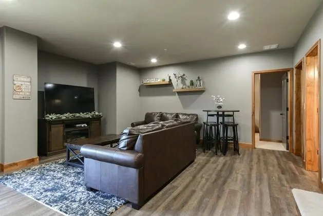 Ev (Cedar Crest Lodge - Resort Amenities )
