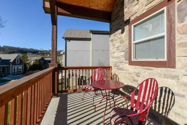 Ev (Cedar Crest Lodge - Resort Amenities )