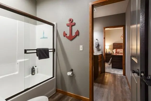 Ev (Cedar Crest Lodge - Resort Amenities )