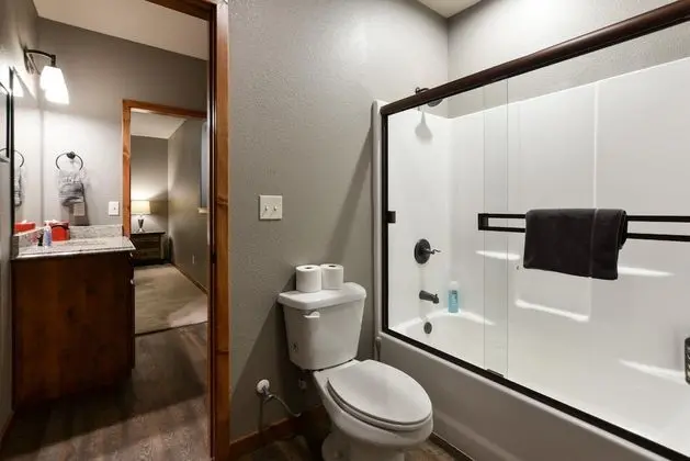 Ev (Cedar Crest Lodge - Resort Amenities )