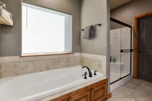 Ev (Cedar Crest Lodge - Resort Amenities )