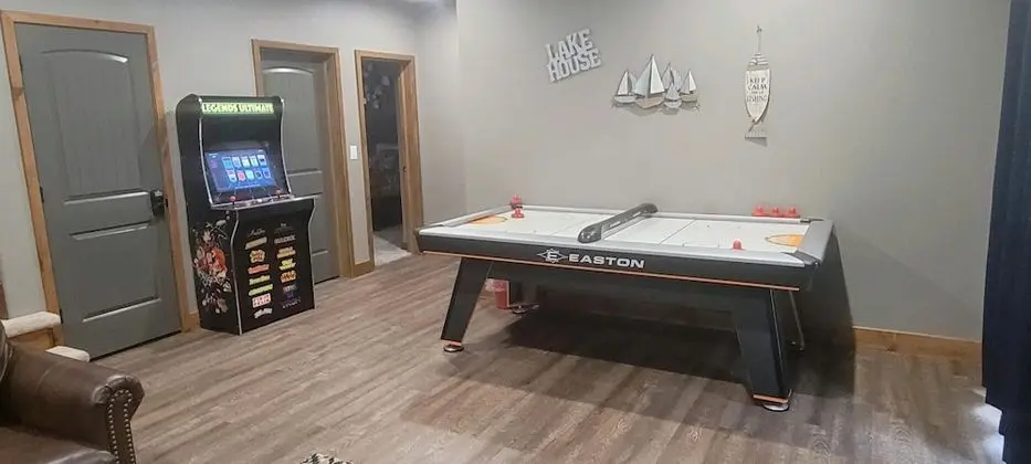 Ev (Cedar Crest Lodge - Resort Amenities )