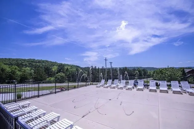 Ev (Cedar Crest Lodge - Resort Amenities )