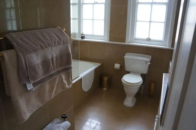 Luxury Oda, 1 En Büyük (King) Boy Yatak (Genius)