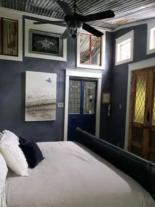 Ev, 1 Büyük (Queen) Boy Yatak, Veranda, Havuz Manzaralı