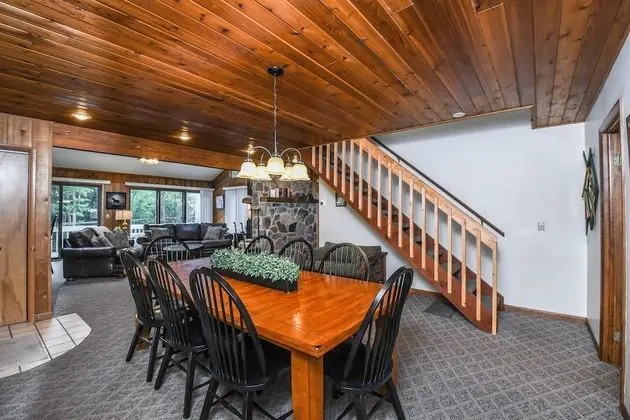 Ev, Birden Çok Yatak, Sıcak Su Havuzu