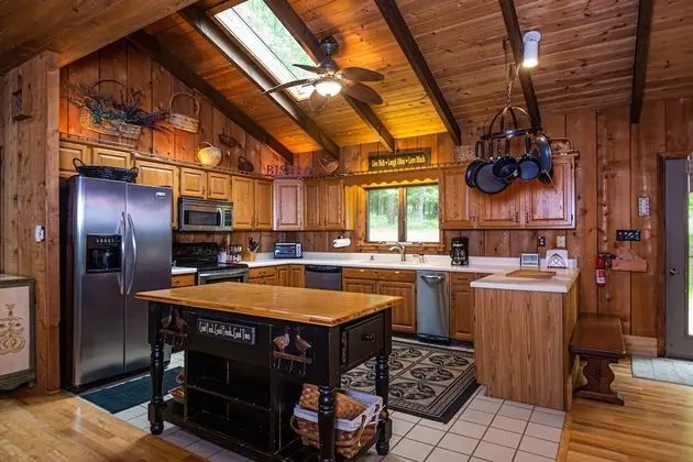 Ev, Birden Çok Yatak, Sıcak Su Havuzu