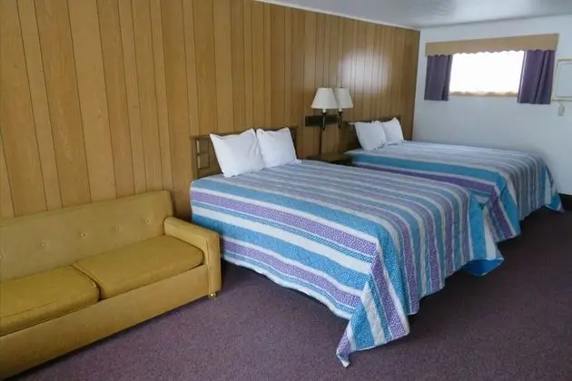 Standard Oda (2 Double Beds and 1 Sofa Bed)