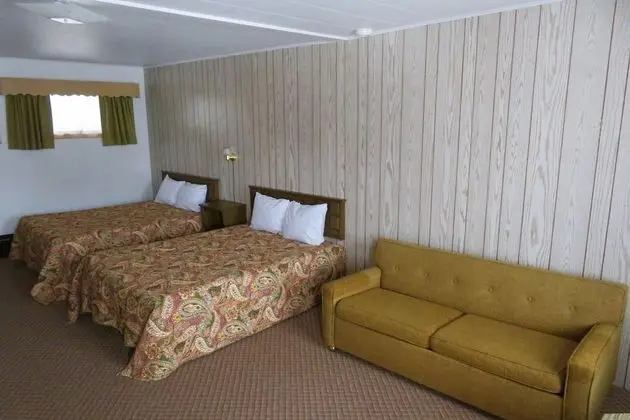 Standard Oda (2 Double Beds and 1 Sofa Bed)