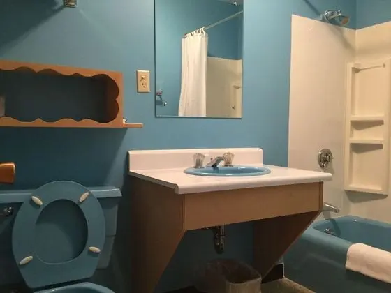 Standard Oda (2 Queen Beds and 1 Sofa Bed)