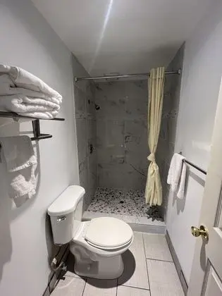 Standard Oda, 1 Büyük (Queen) Boy Yatak