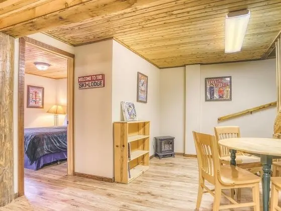 Kulübe, Birden Çok Yatak (Cedarwood Lodge)