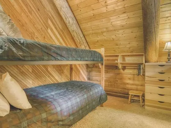 Kulübe, Birden Çok Yatak (Cedarwood Lodge)