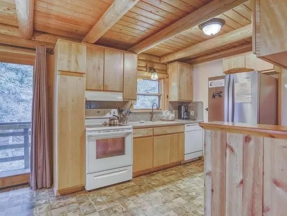 Kulübe, Birden Çok Yatak (Cedarwood Lodge)