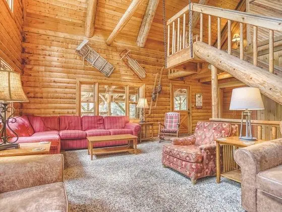 Kulübe, Birden Çok Yatak (Cedarwood Lodge)