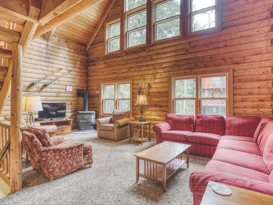 Kulübe, Birden Çok Yatak (Cedarwood Lodge)
