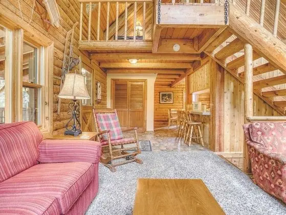 Kulübe, Birden Çok Yatak (Cedarwood Lodge)
