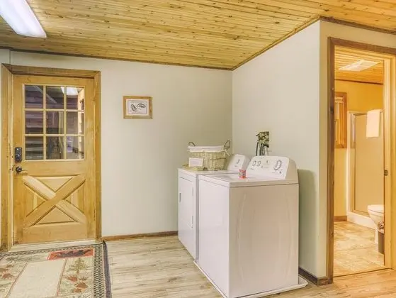 Kulübe, Birden Çok Yatak (Cedarwood Lodge)