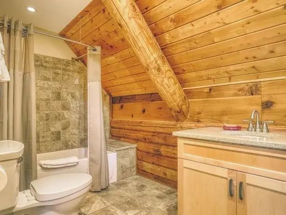 Kulübe, Birden Çok Yatak (Cedarwood Lodge)
