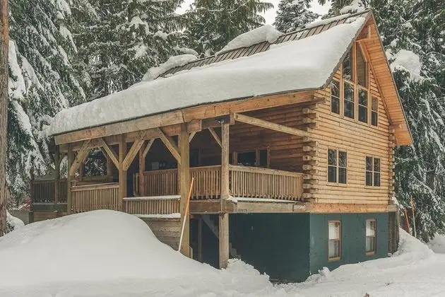 Kulübe, Birden Çok Yatak (Cedarwood Lodge)