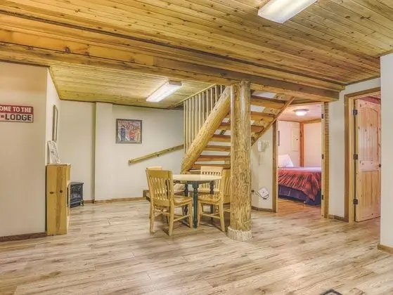 Kulübe, Birden Çok Yatak (Cedarwood Lodge)