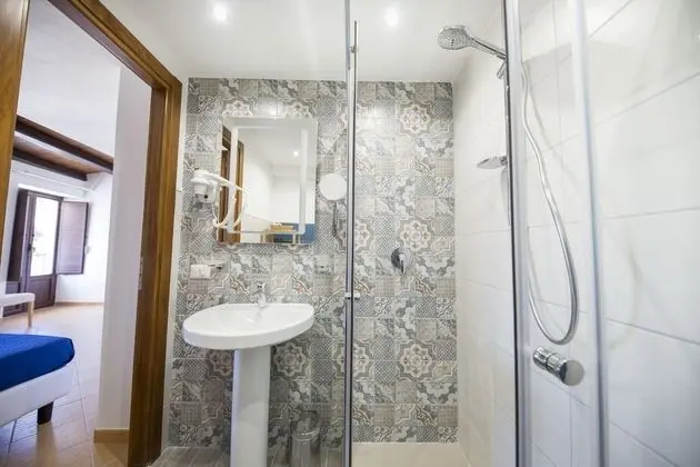 Deluxe Tek Büyük Yataklı Oda, Deniz Manzaralı