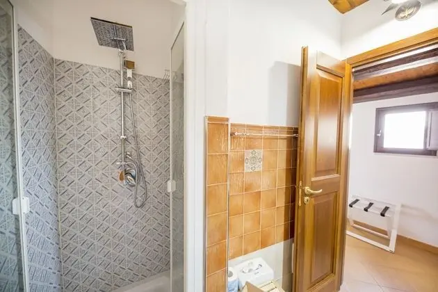 Üç Kişilik Oda, Balkon