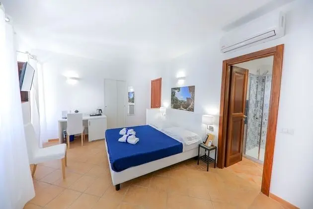 Üç Kişilik Oda, Deniz Manzaralı