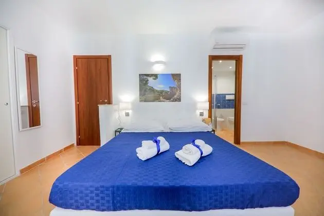 Üç Kişilik Oda, Deniz Manzaralı