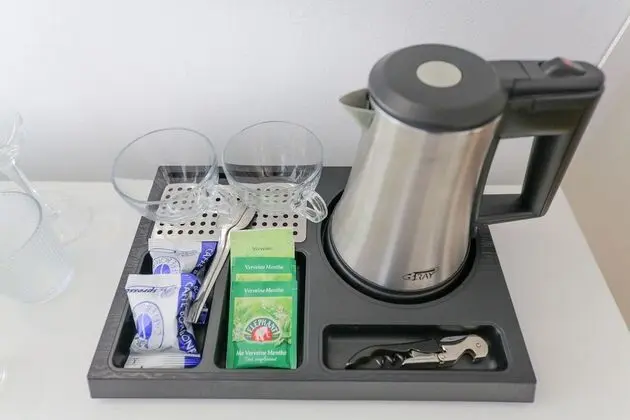 Üç Kişilik Oda, Deniz Manzaralı