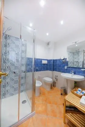 Üç Kişilik Oda, Deniz Manzaralı