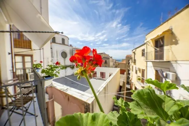 Üç Kişilik Oda, Deniz Manzaralı