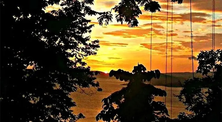 Deluxe Tek Büyük Yataklı Oda, 1 Büyük (Queen) Boy Yatak, Sigara İçilmez, Göl Manzaralı