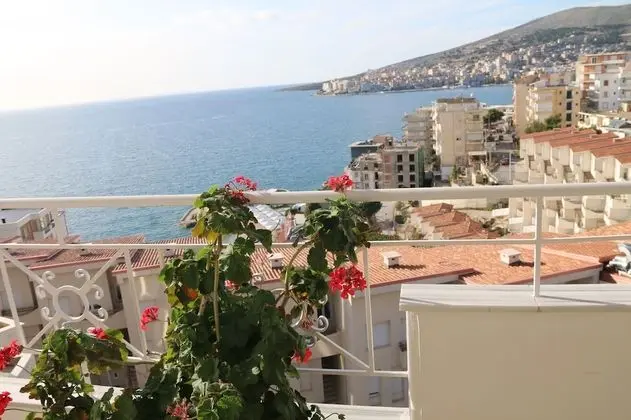 Tek Büyük Yataklı Oda, Balkon