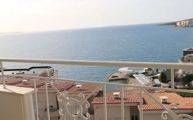 Tek Büyük Yataklı Oda, Balkon