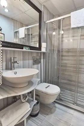 Deluxe Büyük Yataklı Tek Kişilik Oda